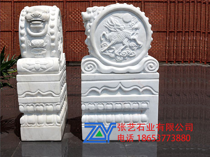 門(mén)前石雕抱鼓