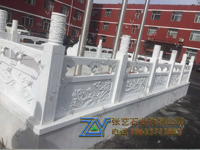 漢白玉欄桿旗臺(tái)