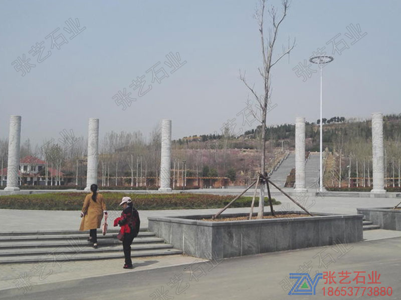 廣場(chǎng)文化柱安裝價(jià)格是多少錢(qián)